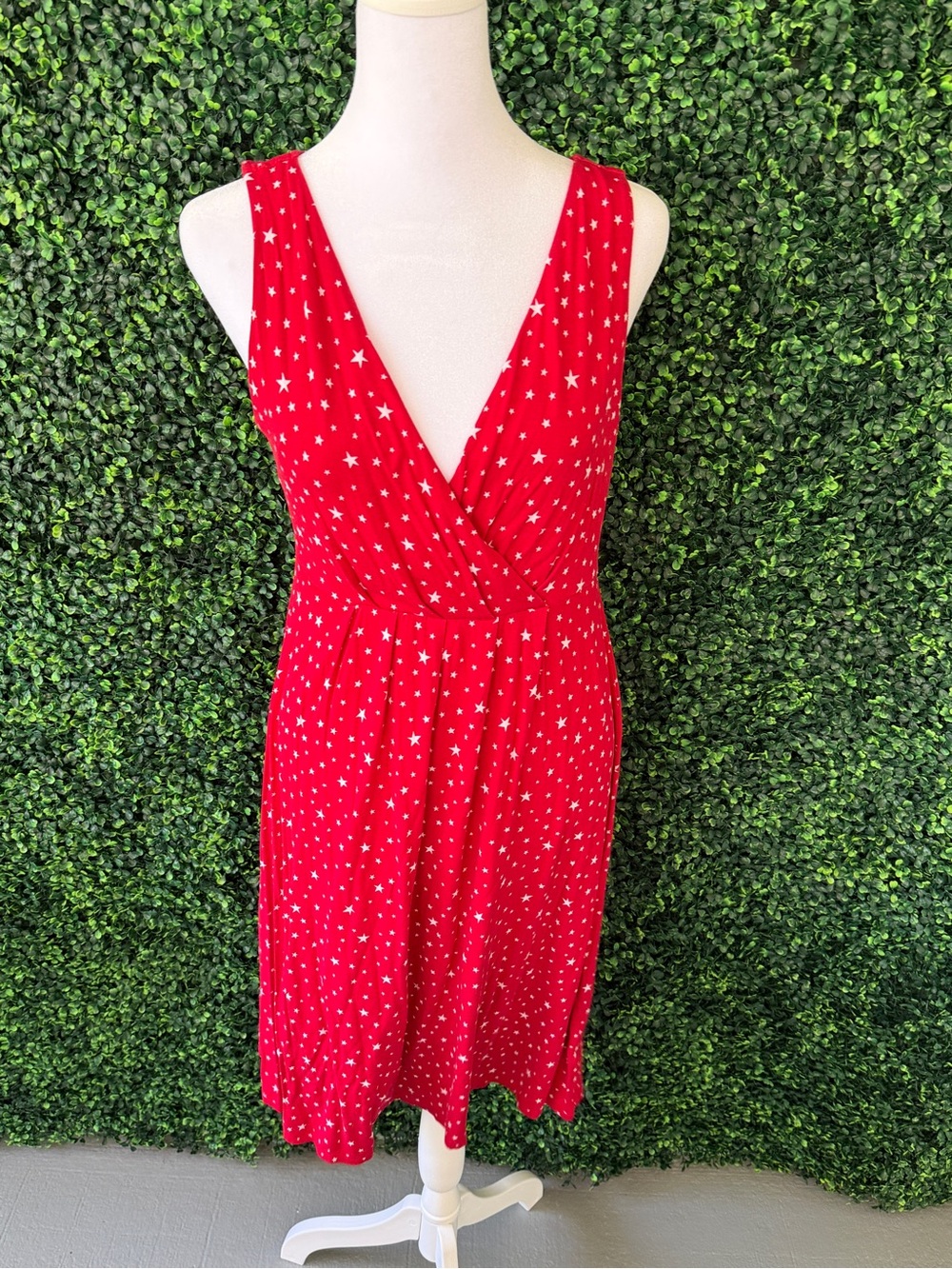 Red Star-Print V-Neck Sleeveless Dress - 4th of July Ready - Picture 3 of 8